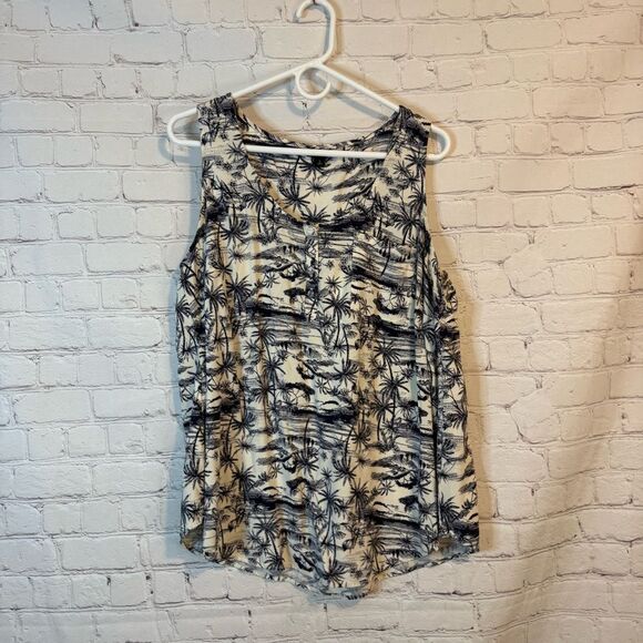 Torrid Navy and Ivory Leaf Print Top - Picture 1 of 8